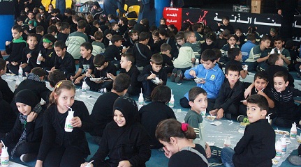 مدارس المهديّ(ع) تقيم الموائد العاشورائية وتلامذتها يرسمون الحب الحسيني