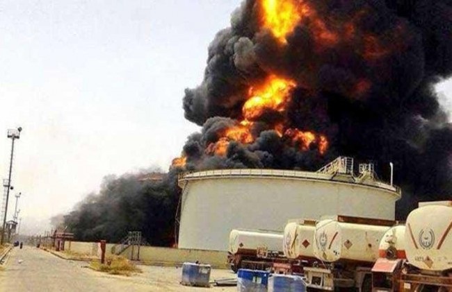 اشتعال النيران بخزانات نفطية شمال #ليبيا جراء هجوم لتنظيم #داعش