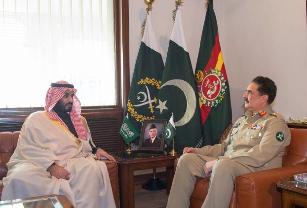 بن سلمان في زيارة لـ #باكستان يلتقي رئيس الوزراء وقائد الجيش