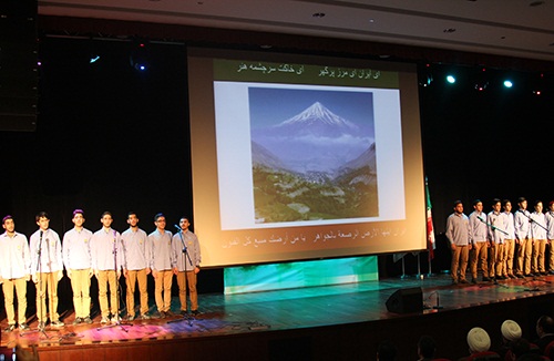 مدارس المهدي(ع) تُحيي ذكرى انتصار الثورة الإسلامية في إيران
