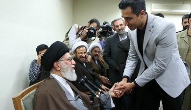 الإمام الخامنئي: رفض مواجهة صهيوني في الساحة الرياضية أمر يشرّف الإيراني