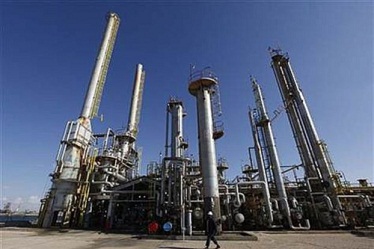 «النفط الكويتية» توقع صفقة لتصدير 100 ألف برميل يومياً