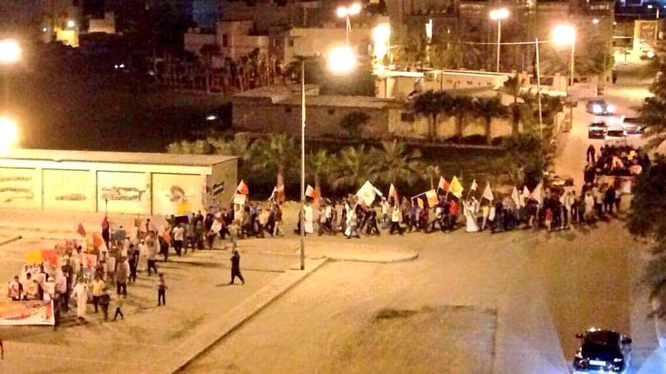 البحرينيون يحتجون على استمرار قوات 