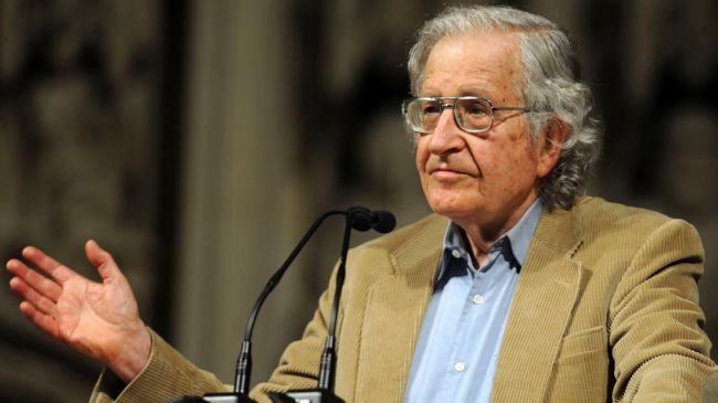 Chomsky Calls for Ending Blockade in First-ever Gaza Visit 
