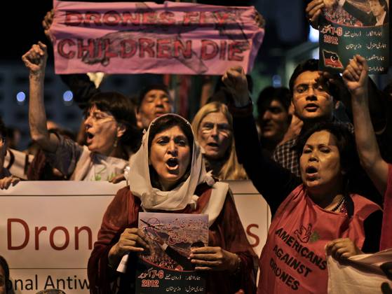 Pakistanis protest peacefully against US drones attacks; Oct. 06, 2012