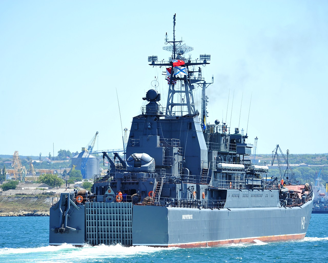 Russian Landing Ship Heads to Tartous Port