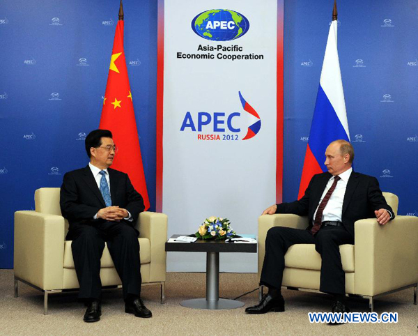 Chinese, Russian Presidents Meet on APEC