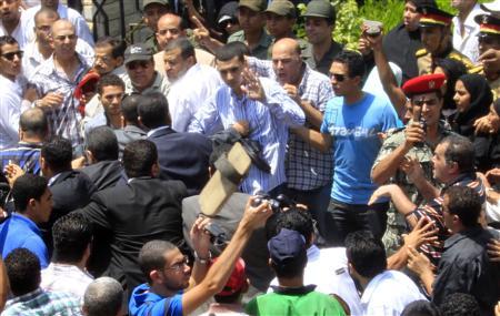 Protest against Qandil at funeral