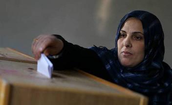 Egyptians Cast Ballots following Deadly Clashes
