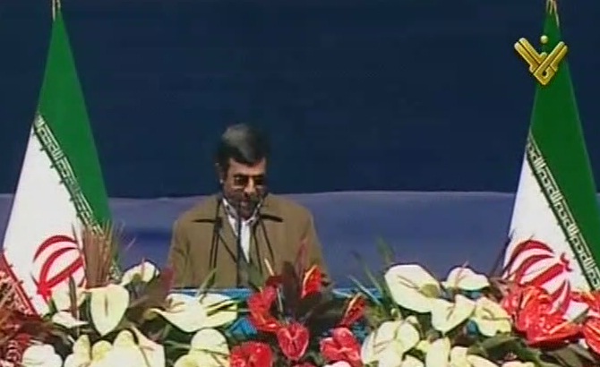 Ahmadinejad: World will Soon Witness New Nuclear Achievement 
