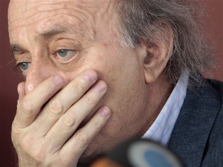 Jumblatt:  “Lebanon Should Keep Silent”!