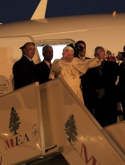 Pope Wraps up Lebanon Visit, Calls for Peace
