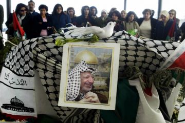 Palestinian Official: Israel killed Yasser Arafat