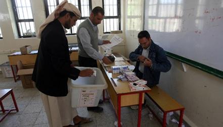 Yemenis Elect Saleh Successor
