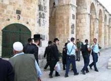 Clashes As Zionist Settlers Raid Al-Aqsa Mosque
