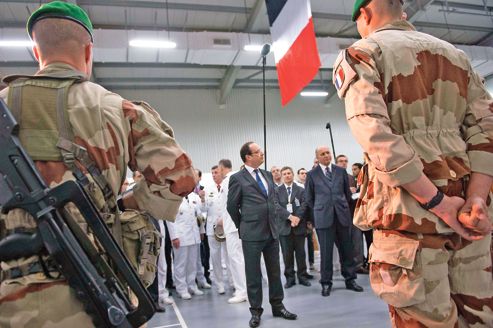 Hollande Arrives in Mali, Pushes for African Takeover
