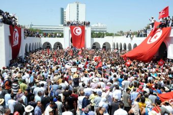 Tunisia Gov’t Convenes as Protests Sweep Country
