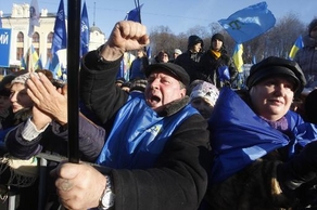 Ukraine Suspends Mayor, Security Official over Protest Crackdown