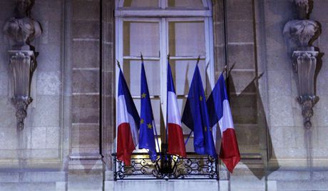 France Urges China to Intervene in N. Korea Crisis