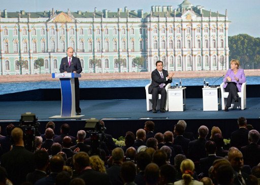 Putin: At Least 600 Foreign Militants from Russia, Europe Fight in Syria