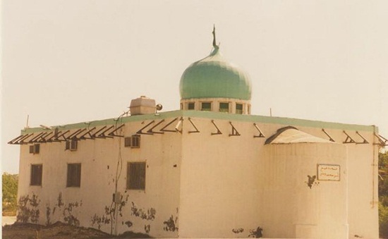 Al-Khalifa Forces Vandalize Barbaghi Mosque, Leave Sectarian Graffiti