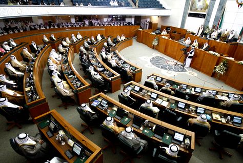 Kuwaiti MPs Criticize Cabinet Reshuffle, Urge Premier to Quit