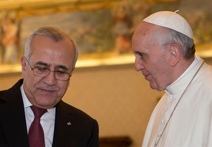 Pope Meets Sleiman, Calls for More Aid to Syrian Refugees in Lebanon
