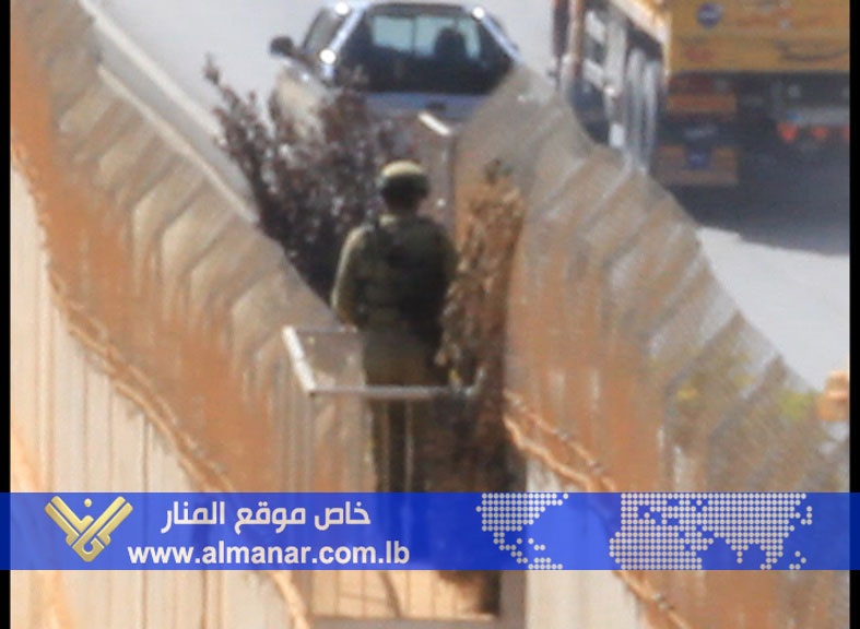 Lebanon: Zionist troops on border