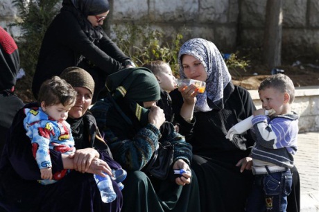 New Syrian Immigrants and Wounded Enter Lebanon