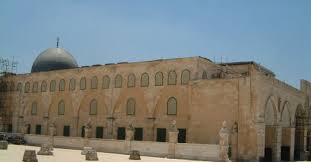 Zionist Settlers, Rabbis Storm Aqsa Mosque on 1st Day of Ramadan