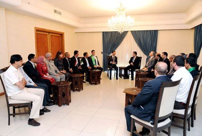 Assad to Algerians: Country of 1mn Martyrs will Continue Preserving Arab Dignity