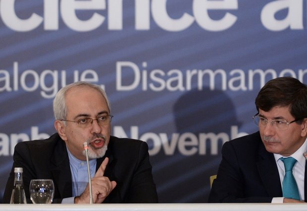 Zarif, Davutoglu Call for Ceasefire, Even before Geneva 2