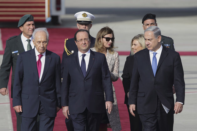 Hollande Visits Zionist Entity, Says France ‘Firm’ on Iran Nuclear Program
