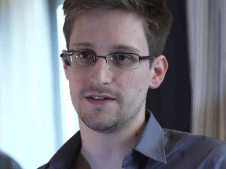 Snowden Offers to Help Brazil Investigate NSA Spying, Hints at Political Asylum
