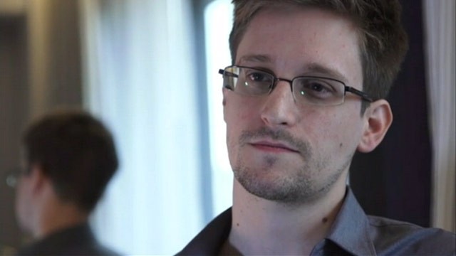 Snowden Denies Taking Secret Documents to Russia