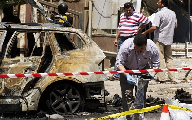 Cairo Bomb Attack Wounds 2 Police, Civilian
