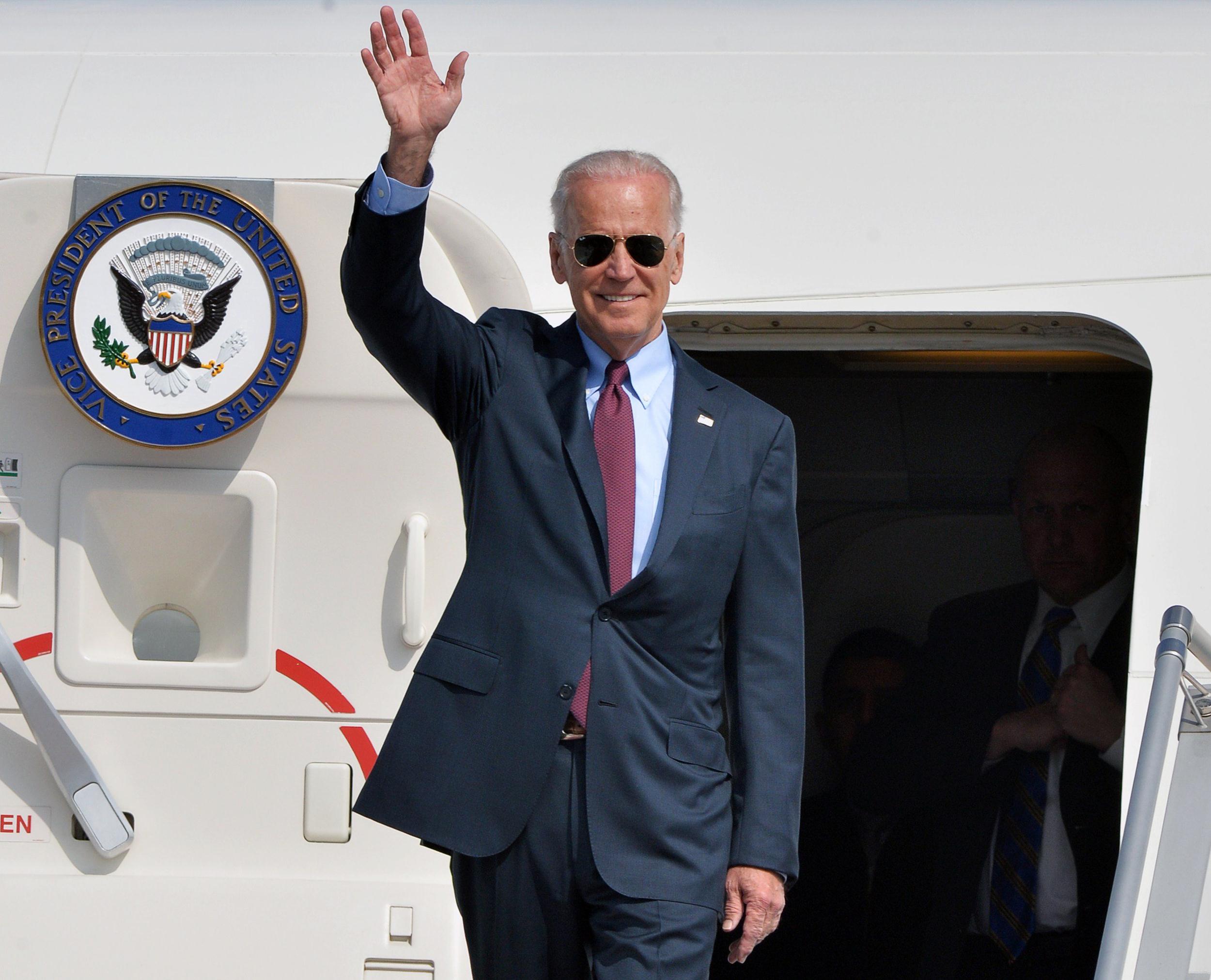 Biden Vows Support for Ukraine against “Humiliating Threats”