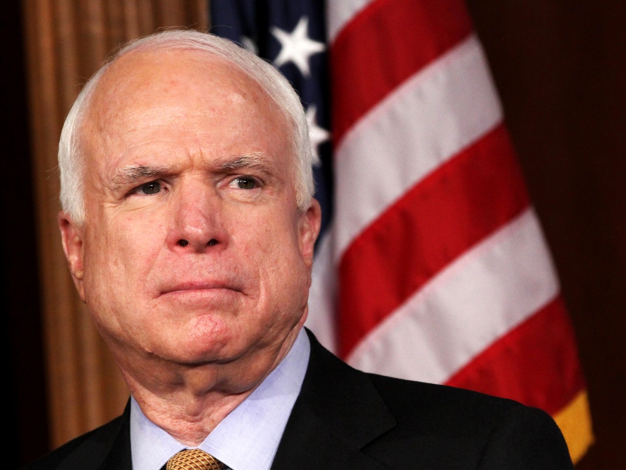 McCain Urges Obama to Send Arms to Ukraine