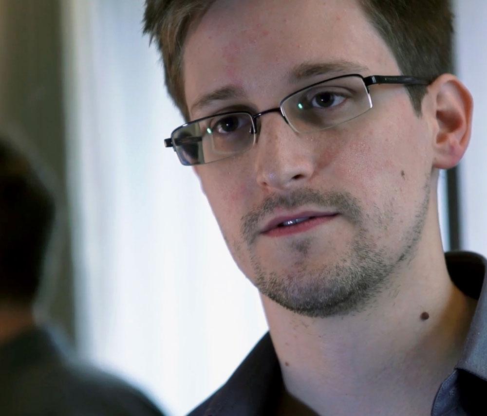 Snowden Hails ’Extraordinary’ EU Vote on Protection Offer