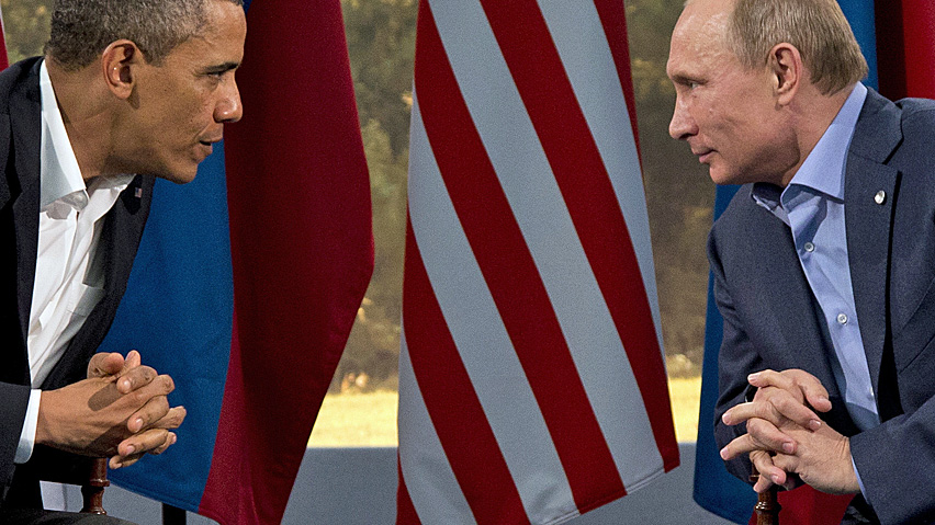 US President Barack Obama (L), Russian President Vladimir Putin (R)