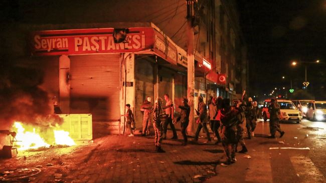 Army Imposes Curfew after 18 Killed in Turkey pro-Kurdish Protests