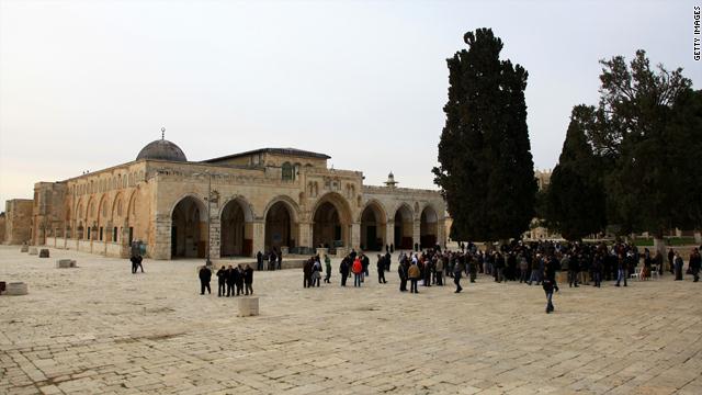 Dozens of Palestinians Protest Israeli Attempts to Desecrate Al-Aqsa Mosque