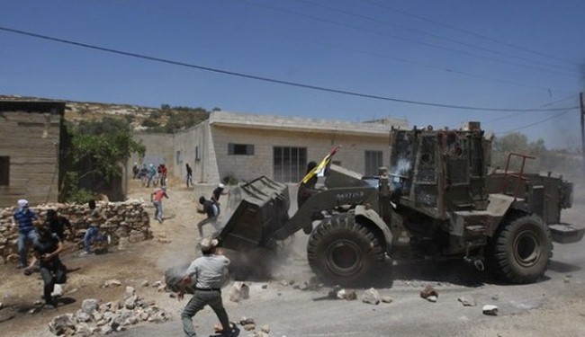 Israeli Troops Raze Palestinian Factory near Ramallah