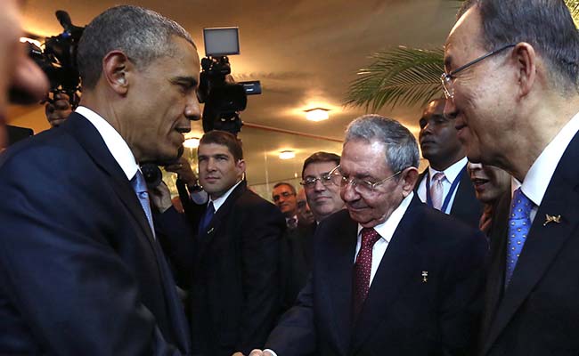 Obama, Castro Shake Hands at Historic Summit
