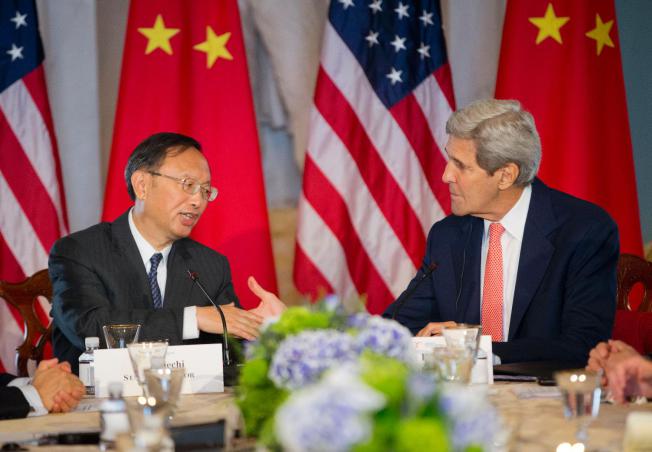 US, China Bridge Economic Differences in Washington Talks