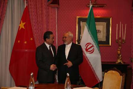 Zarif, Chinese FMs Confer in Lausanne