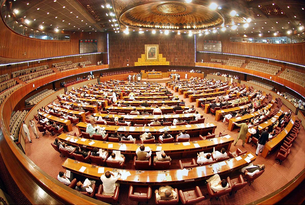 Pakistan Parliament Rejects Saudi Call to Join Coalition against Yemen