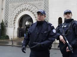 Man Shot Dead near Paris Police Station Had Knife, Apparent Explosives Vest