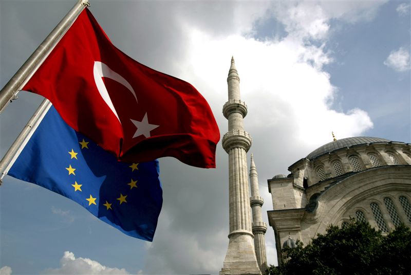Turkey Summons EU Envoy over Comments on Refugee Deal