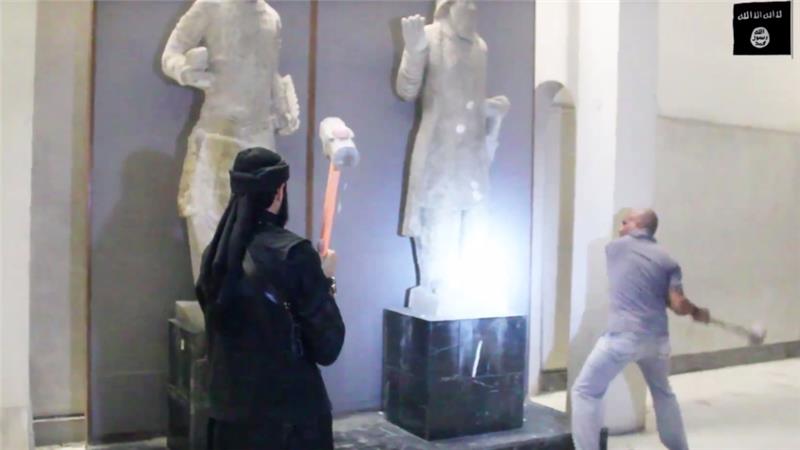 ISIL terrorists destroying Mosul museum